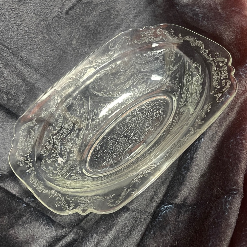 Elegant and Vintage Federal Glass Clear Glass Serving Dish in Madrid Pattern